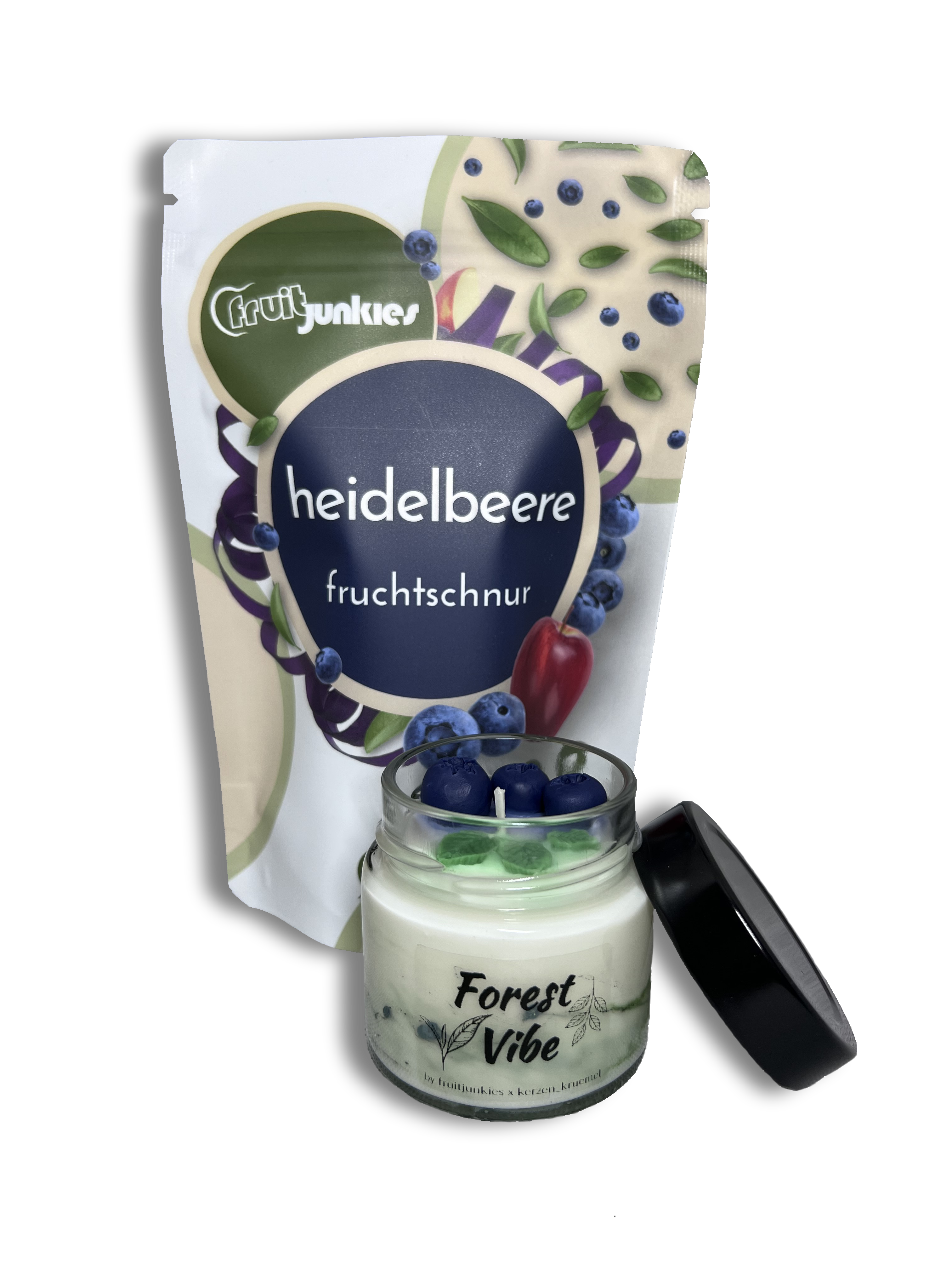 80g Fruitjunkies Heidelbeere mit der passenden Forest Vibe Kerze ohne Hintergrund offen